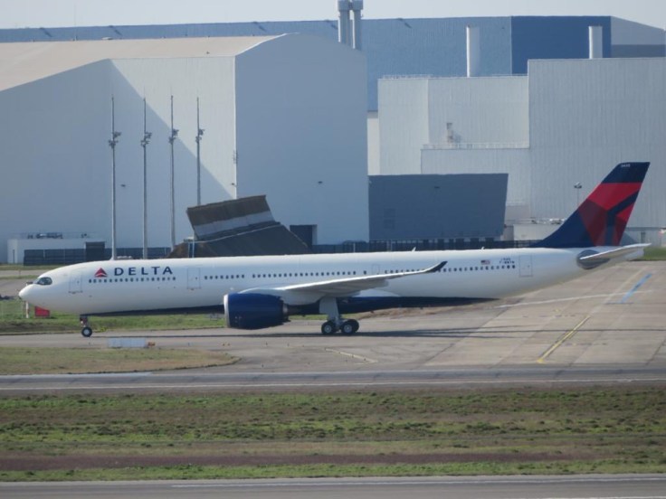 977dca04-43de-40df-a729-8d01a1ace8ab